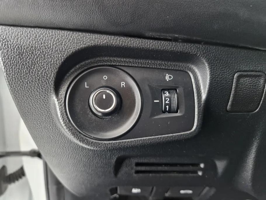 ام جي 5 STD 2023 