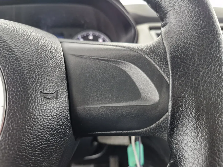 ام جي 5 STD 2023 