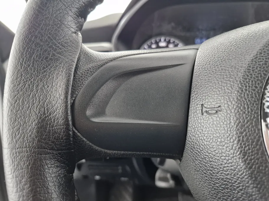 ام جي 5 STD 2023 