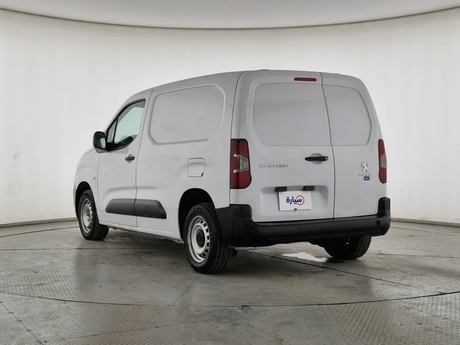 2023 Peugeot Partner Short van 