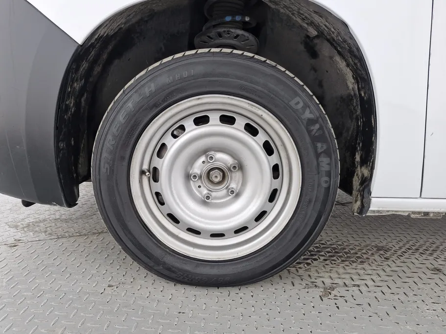 2023 Peugeot Partner Short van 