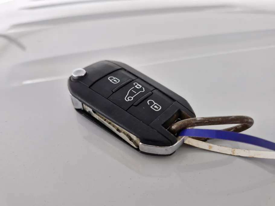 2023 Peugeot Partner Short van 