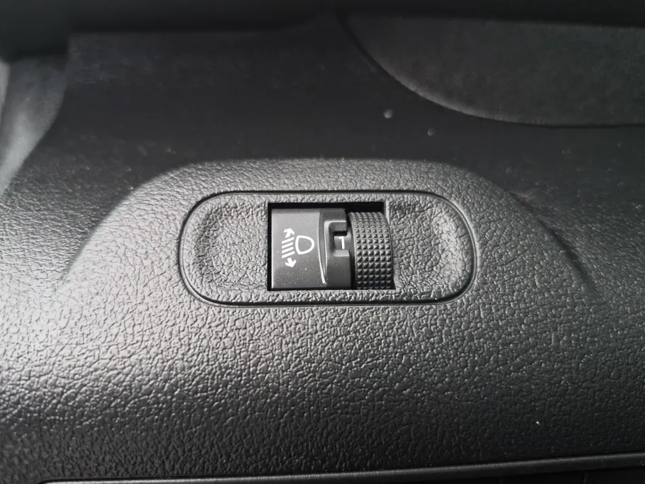 2023 Peugeot Partner Short van 