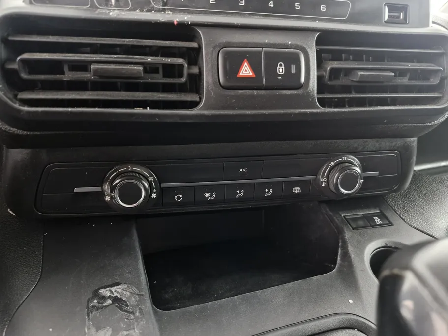 2023 Peugeot Partner Short van 