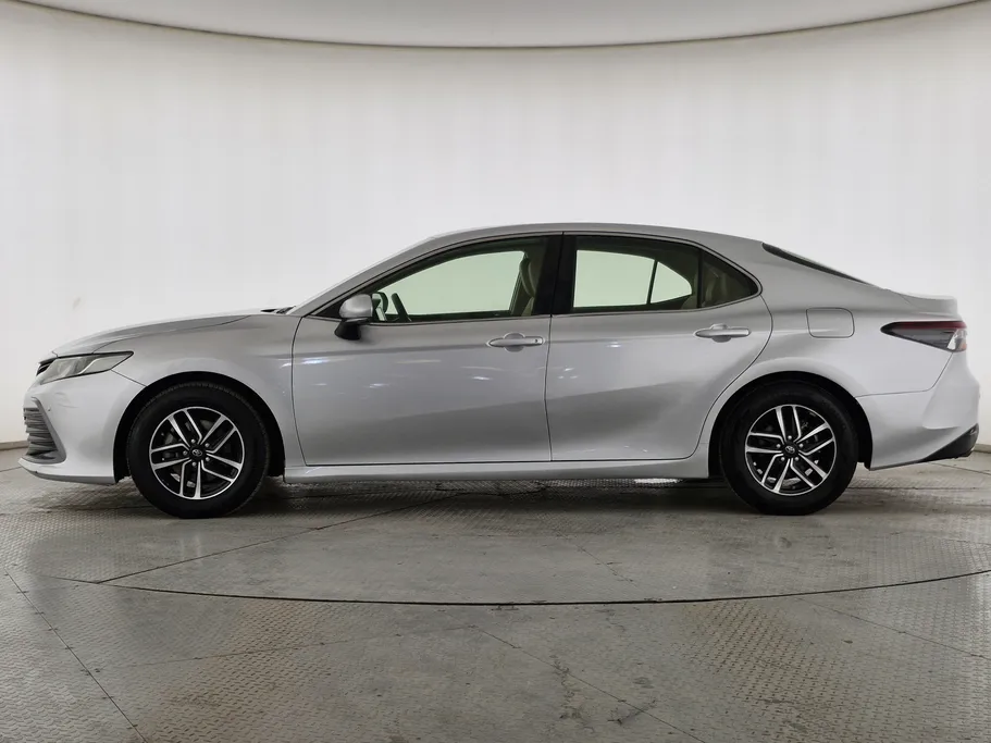 2021 Toyota Camry  LE HEV 