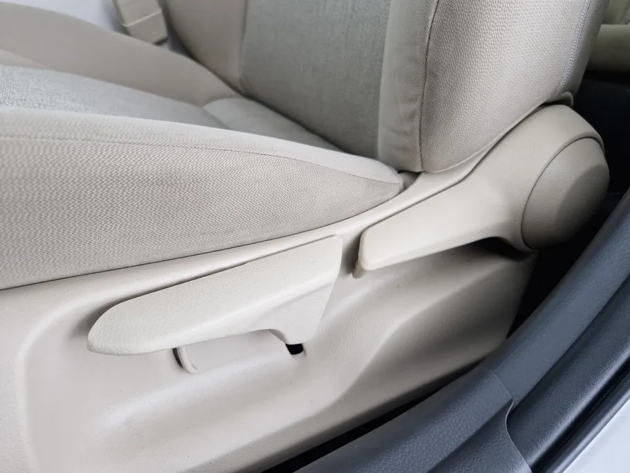 2021 Toyota Camry  LE HEV 