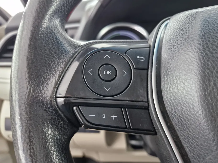 2021 Toyota Camry  LE HEV 