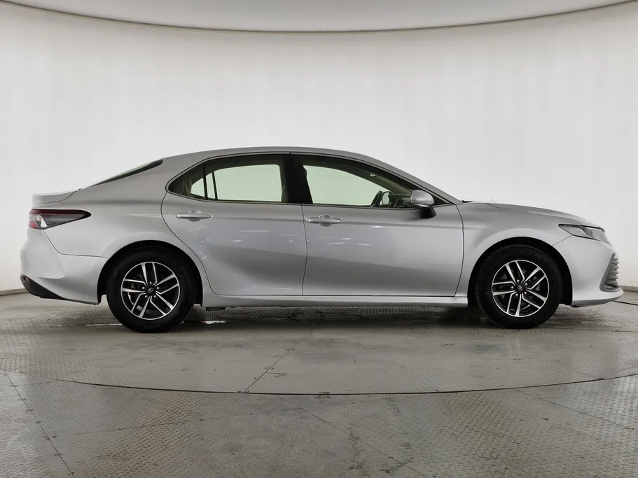 2021 Toyota Camry  LE HEV 