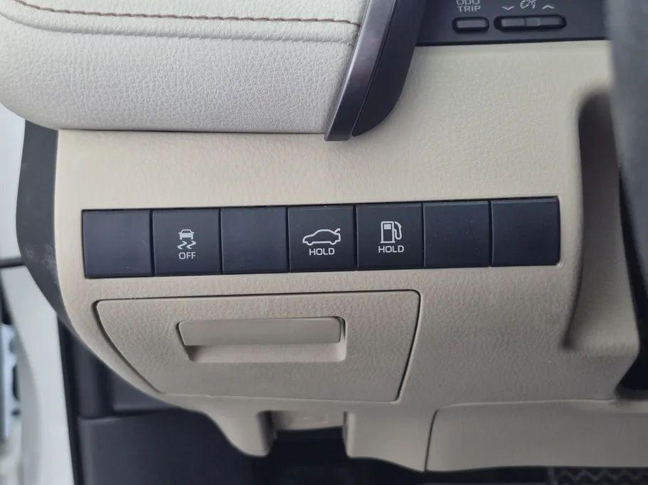 2019 Toyota Camry  LE 