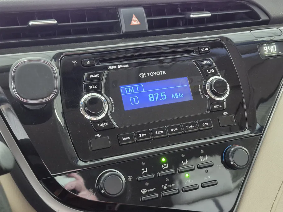 2019 Toyota Camry  LE 