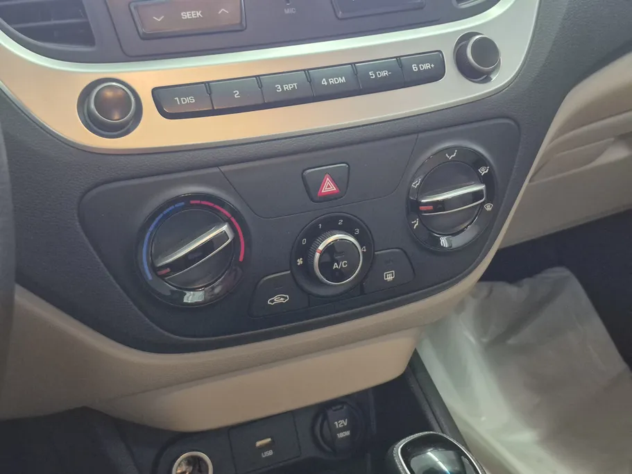 هيونداي اكسنت سمارت 2023 