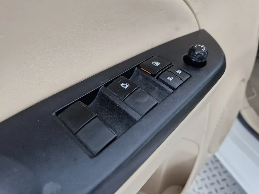 تويوتا يارس Y 2019 