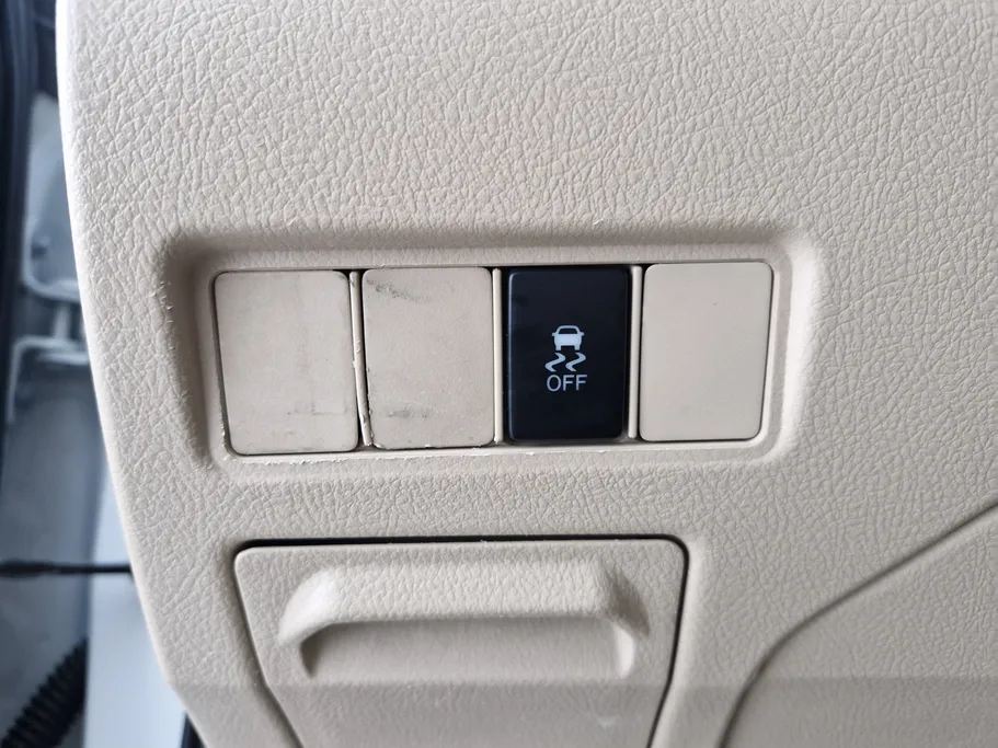 تويوتا يارس Y 2019 