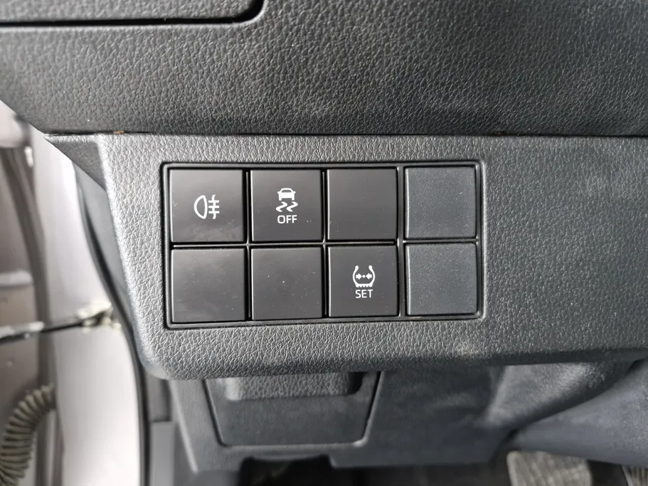 تويوتا يارس Y 2023 