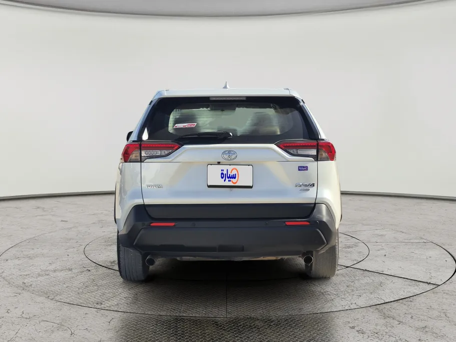 تويوتا راف فور LE 2022 