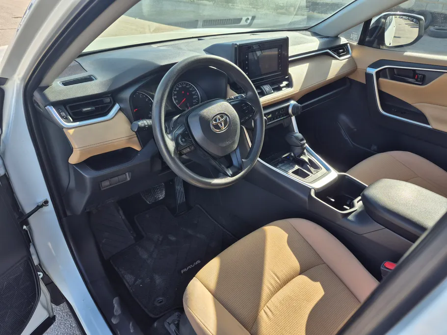 تويوتا راف فور LE 2022 