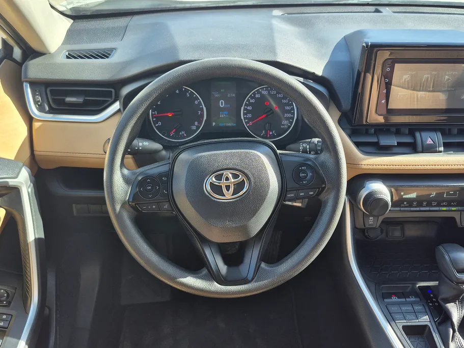 تويوتا راف فور LE 2022 