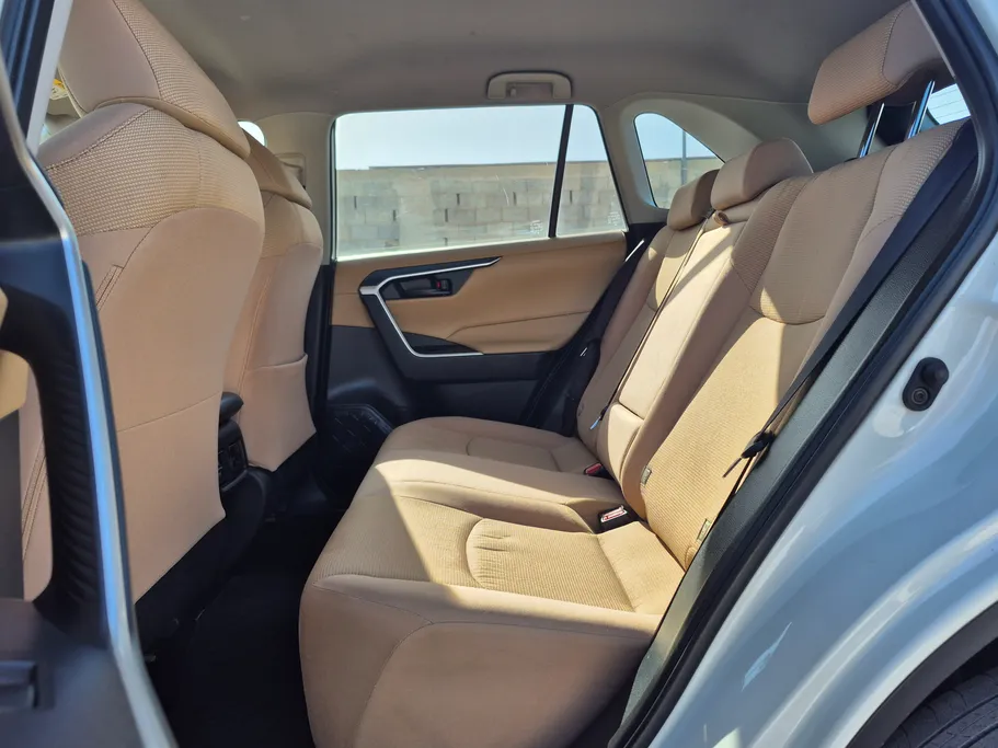 تويوتا راف فور LE 2022 