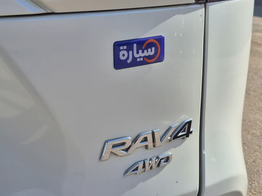 تويوتا راف فور LE 2022 