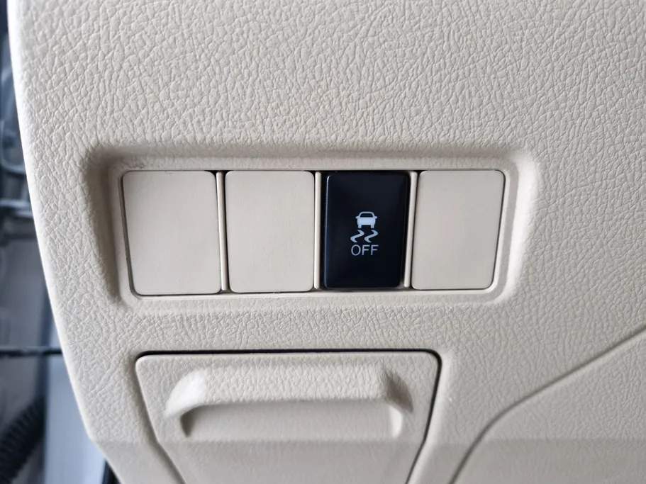 تويوتا يارس Y 2021 