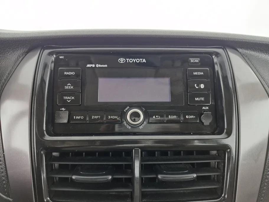 تويوتا يارس Y 2021 