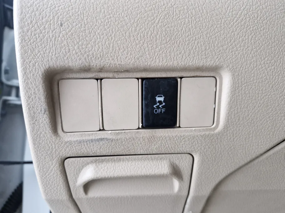 تويوتا يارس Y 2019 