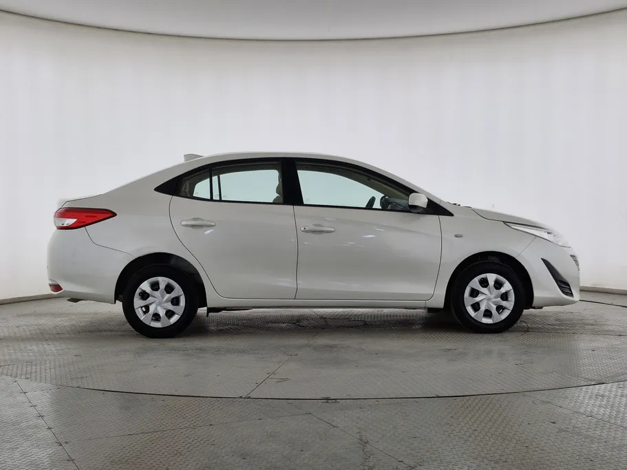 2019 Toyota Yaris  Y 