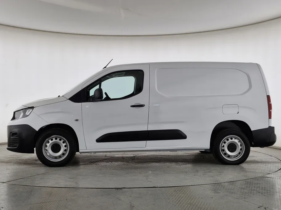 2022 Peugeot Partner Long van 