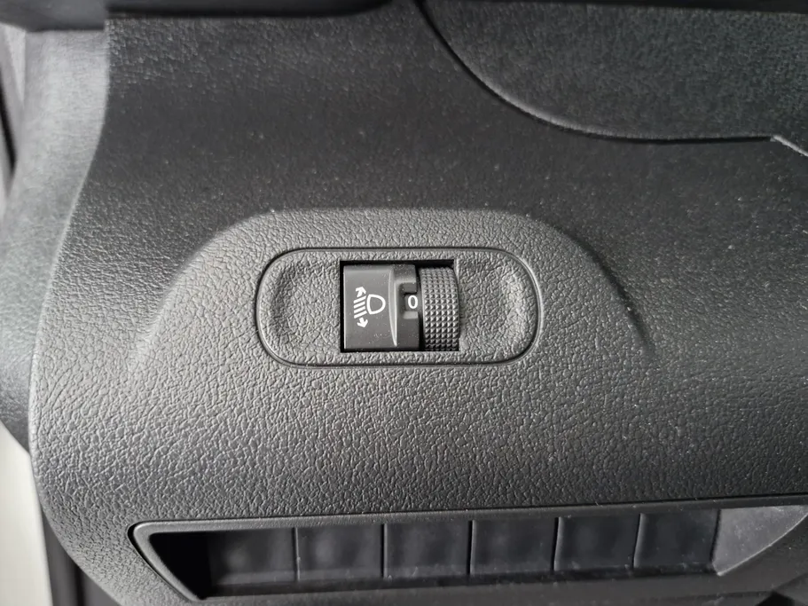 2022 Peugeot Partner Long van 