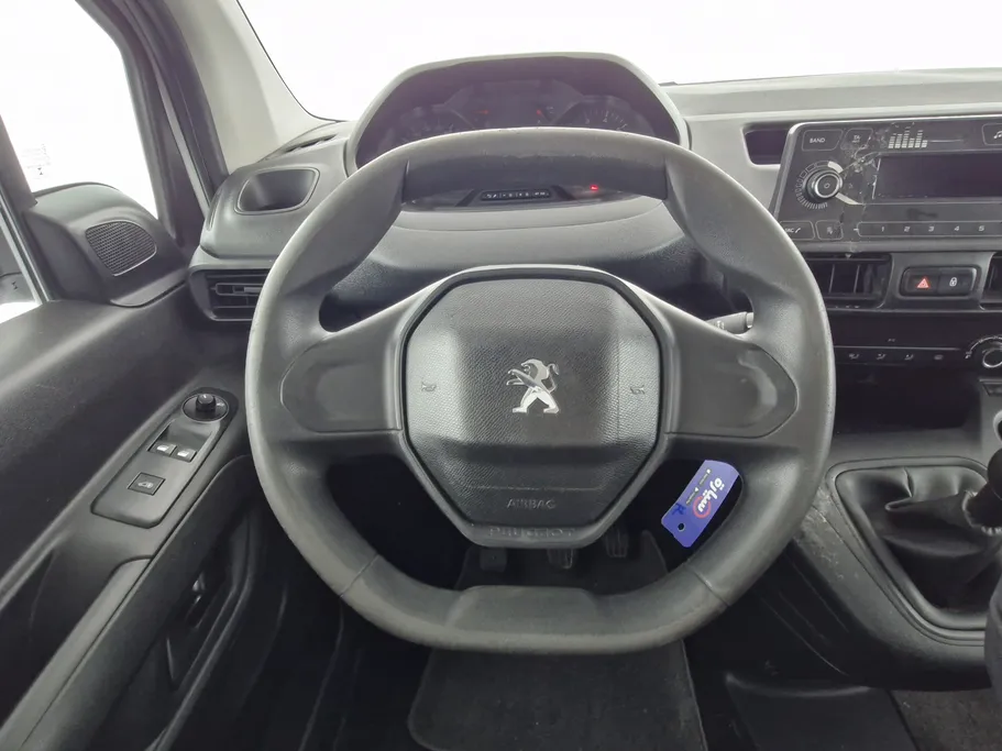 2022 Peugeot Partner Long van 