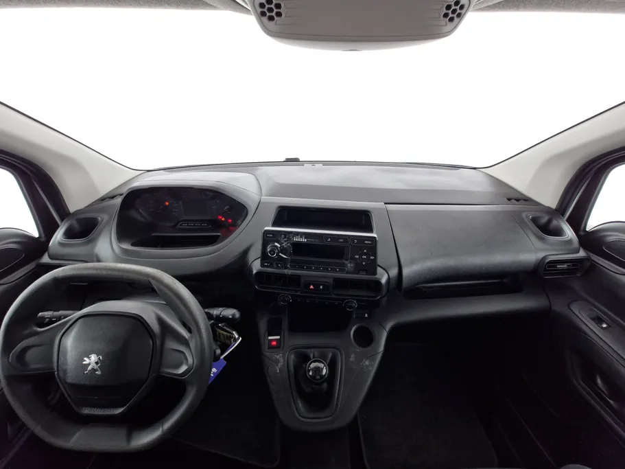 2022 Peugeot Partner Long van 