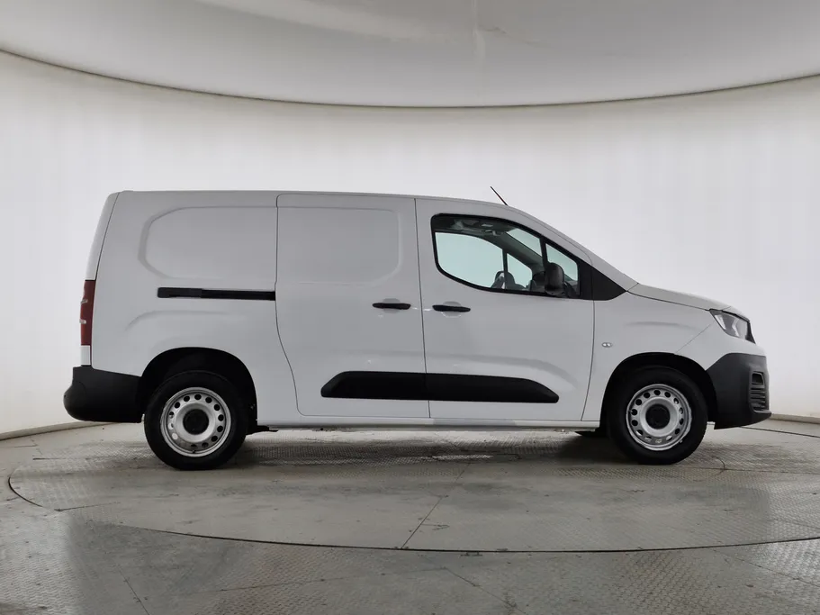 2022 Peugeot Partner Long van 
