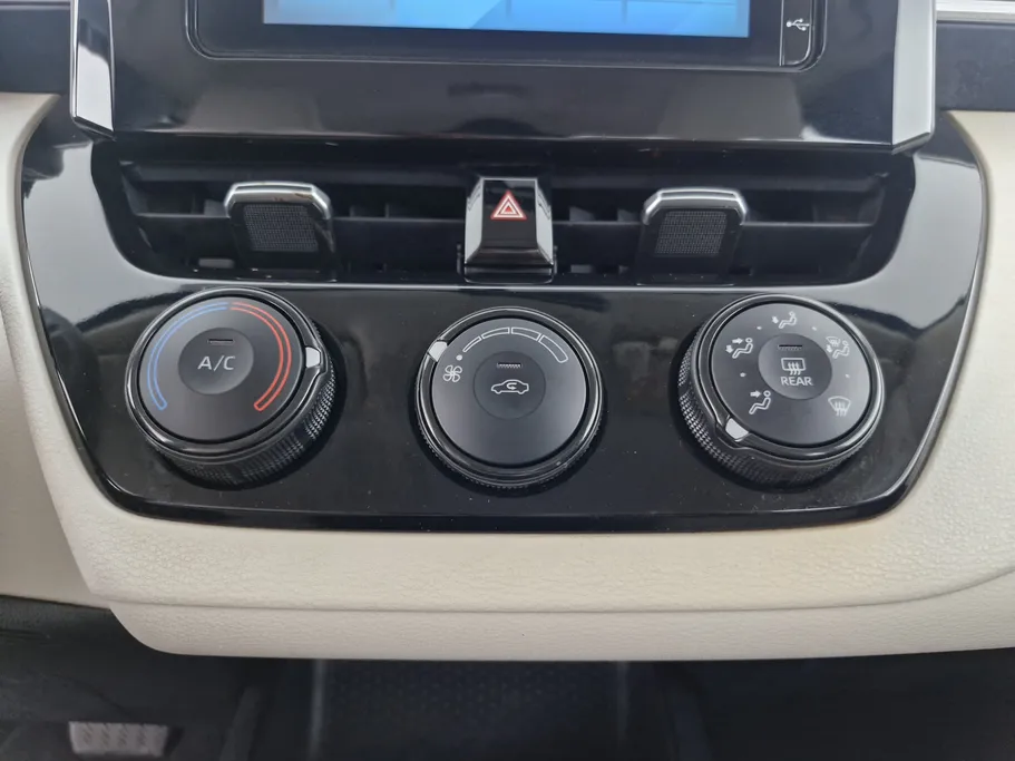 تويوتا كورولا XLI 2023 