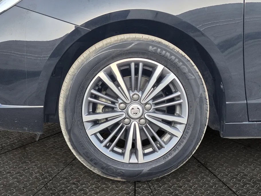 ام جي 5 COM 2024 