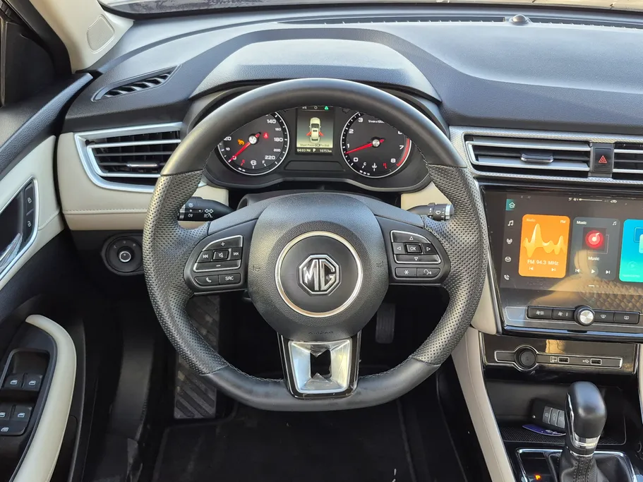 ام جي 5 COM 2024 