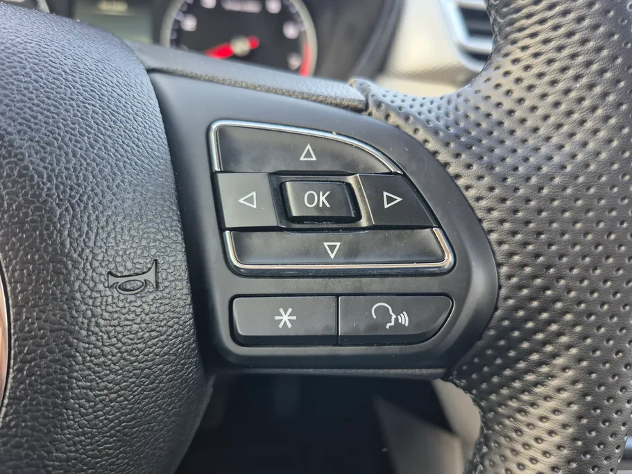 ام جي 5 COM 2024 