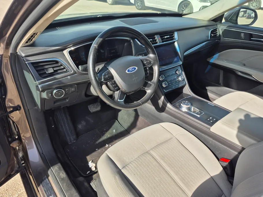 2022 Ford Taurus Ambiente 