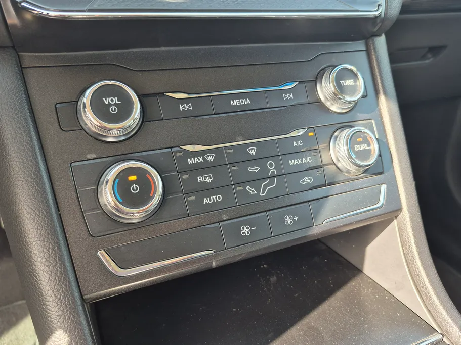 2022 Ford Taurus Ambiente 