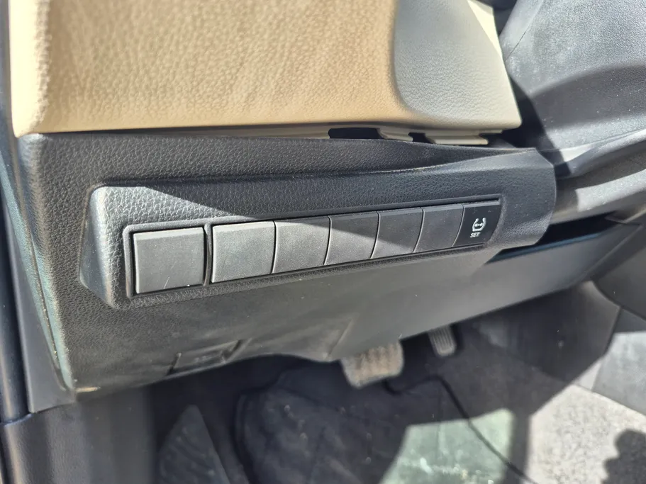 تويوتا كورولا XLI 2023 