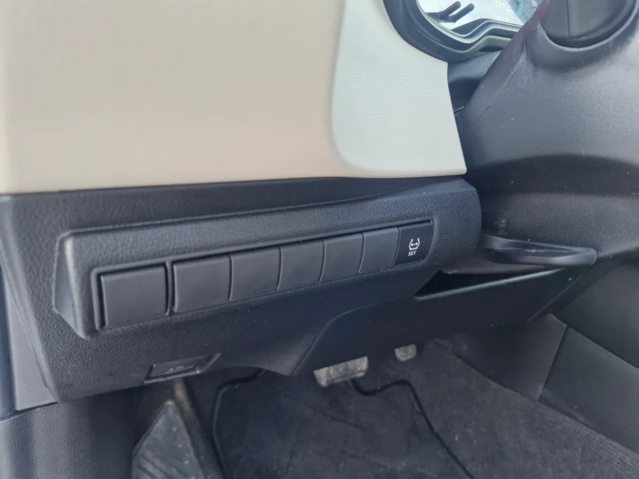 تويوتا كورولا XLI 2023 