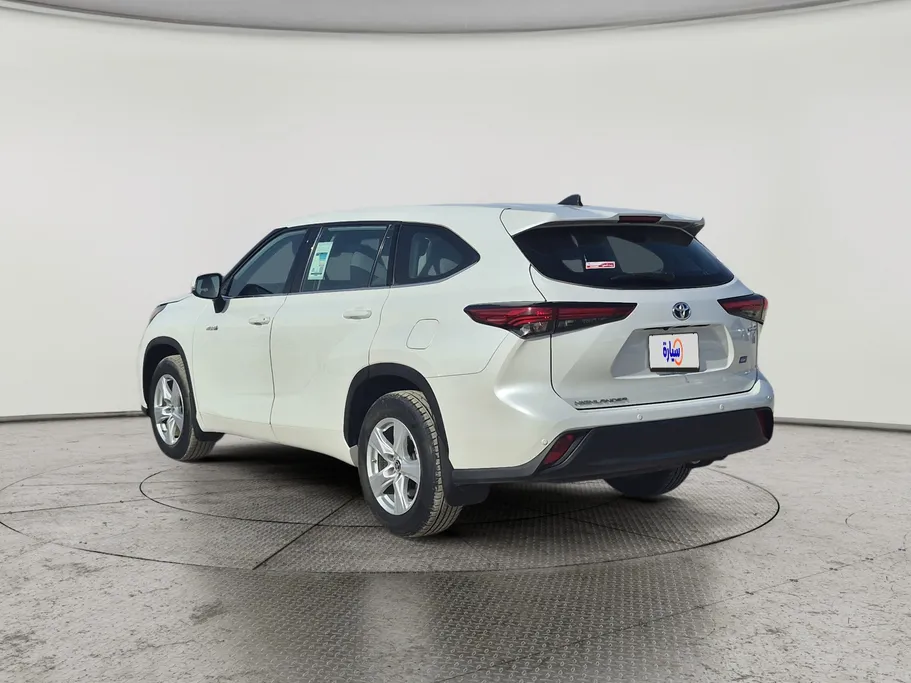 2022 Toyota Highlander LE 