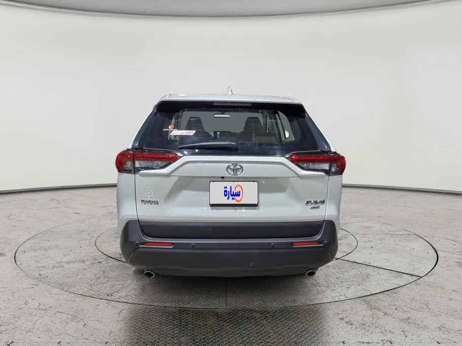 تويوتا راف فور LE 2020 