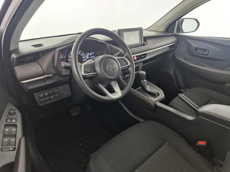 2024 Toyota Yaris  Y 