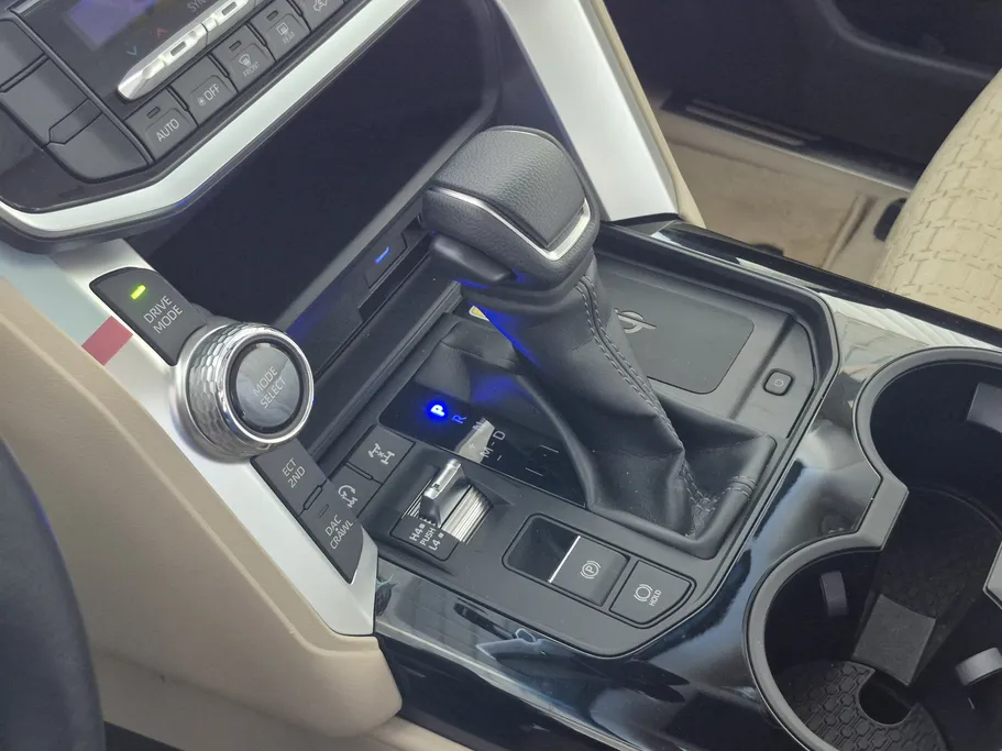 تويوتا لاندكروزر GXR3 2022 