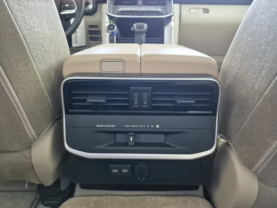 تويوتا لاندكروزر GXR3 2022 