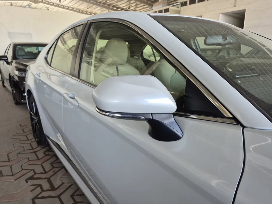 2024 Toyota Camry  GLE HEV  