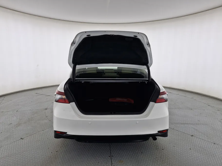 تويوتا كامري LE 2022 