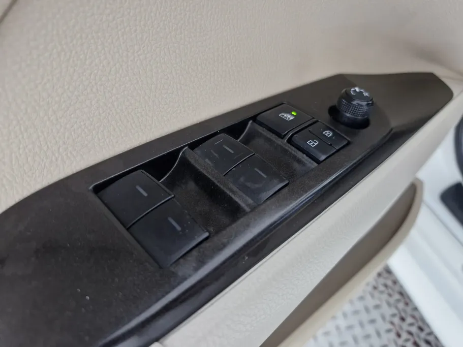 تويوتا كامري LE 2022 