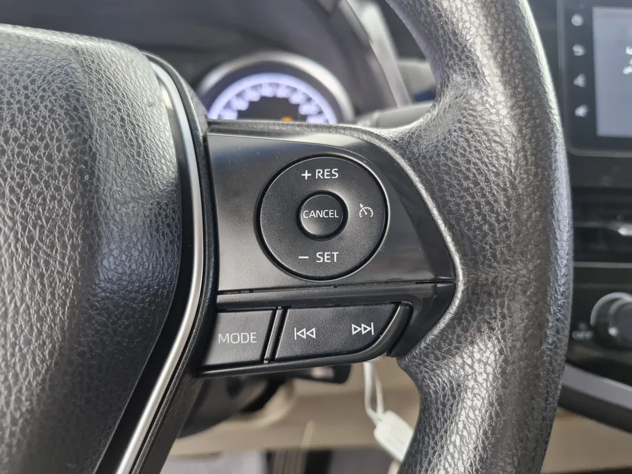 تويوتا كامري LE 2022 