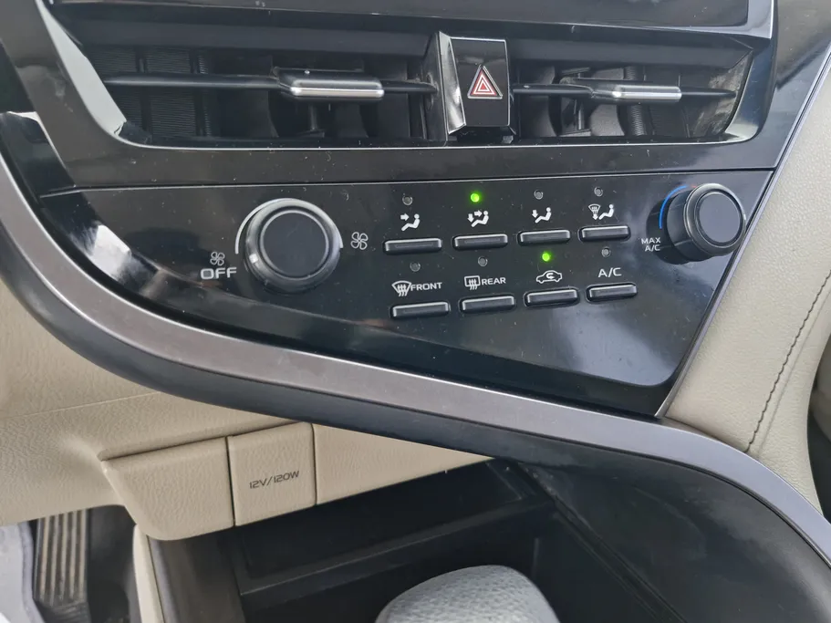 تويوتا كامري LE 2022 